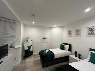 The Court Residence - 4 Bedroom House - 0