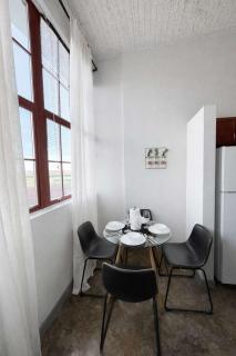 2BR Central KC Stay - Pet Friendly Rooftop & Gym - 2