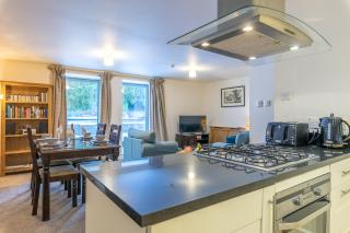 Torr Apartment Raven - 1