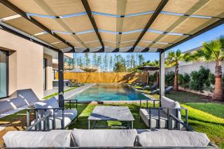 Modern design and jacuzzi - 8