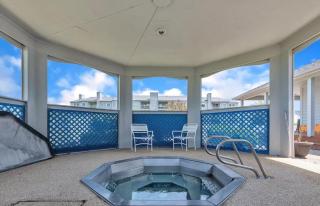 Port Clinton Paradise- Waterfront 2 bedroom, Pool, Hot tub, Sauna, Fire pit - 6