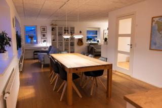 Bright Hillside House with Views - 6