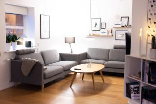 Bright Hillside House with Views - 4