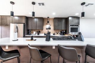 Beachfront Bliss with Panoramic Ocean Views Sleeps 33 - 8