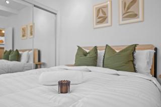 Modern Eclectic 2BR Near Petco, Balboa Park & Zoo - 3