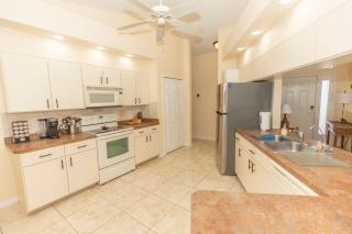 Heated saltwater pool pet friendly close to beaches - 1