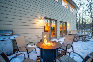 Spacious Family Retreat-Hot tub & Game Room - 2