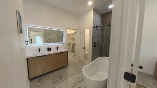 Modern 6BR Masterpiece with 2 primary suites - 7