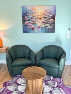 Julie's Park Cafe & Motel - 2