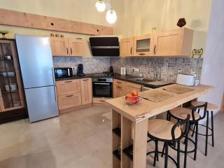 Gîte Rénové avec Terrasse et Parking en Campagne - FR-1-584-397 - 4