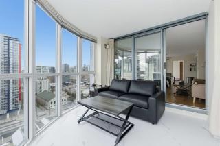 Downtown Skyline Suite with Pool & Sauna - 1