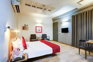 Hotel Wedlock Grand Suites Gurgaon - 4