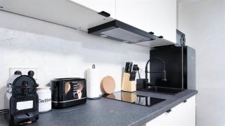 ALFA Stuttgart Mikro-Apartment 2 Betten Küche Bad l SmartTV WIFI l Porsche & Bosch l 2 Beds Kitchen Bath BS21A1 - 3