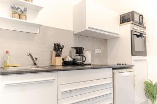 Affordable 1BR Apt, Near U6 Station am Schöpfwerk - 6