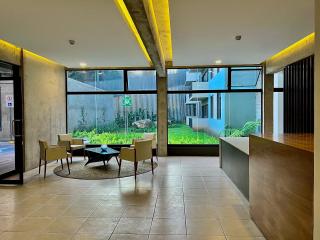 Luxury Downtown Apartment with Rooftop Pool and Gym - 2