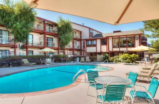 Best Western Plus Humboldt House Inn - Garberville - 8