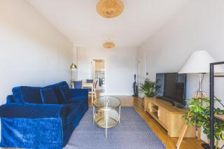 Modern 1BDR Near Heathrow with Parking Amenities - 5