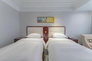 Wudangshan Jianguo Hotel - 1