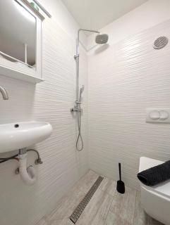 Cozy Ground Floor Condo - 9