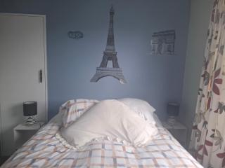 Shared North East Valley apartment - 0