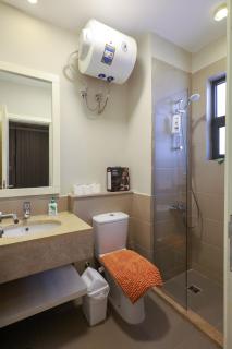 Serene Tawila Oasis - 2BR - Pool & Lagoon Views - 4