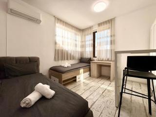 Red Square Residence - 7