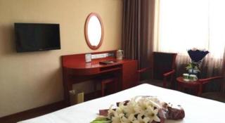 GreenTree Inn Shandong Jinan Suncun New District Express Hotel - 1