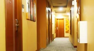 Life Hotel Sudirman Surabaya - 8