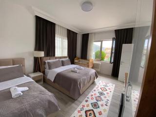 Guest House Nuhellari - Quiet family stay near Osumi Canyons - 0