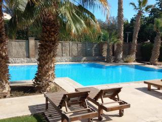 Poolfront & central duplex - 3 beds - South Marina - 2