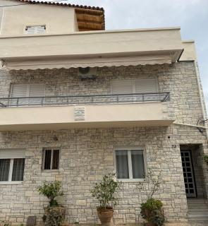 Fully Equipped 2 Bedroom Apartment - Balcony & Fast WiFi - 4