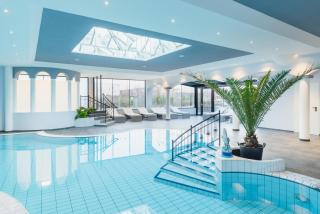 25h SPA-Residenz POOLs IN & OUT, Garden and Balkony - 1