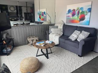 Exclusive Modern Suite view - 7