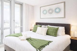 Chester Hotel 2BR Escape Pool, Gym & Free Parking - 1