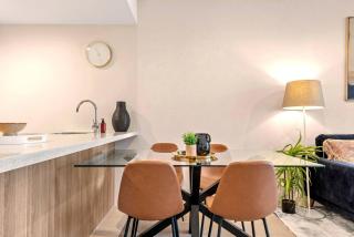 James St Modern 1BR Apartment Pool Parking - 2