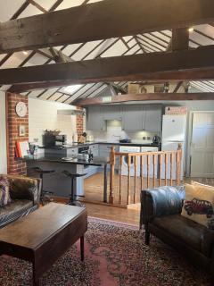 Old Cart Shed in Lyneham - 8