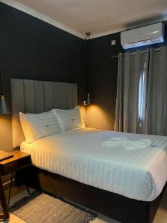 Luxe Haven Suites - 3