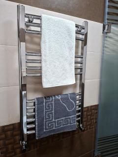 Caspian Breeze Luminous Suite with Balcony Steps from Baku Boulevard - 7