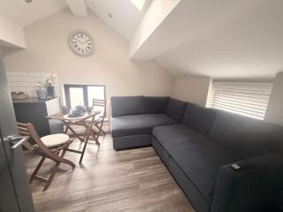 Cosy Parbold Apartment Steps form train station - 6