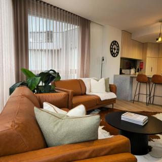 Deluxe 2BR apt Excellent location cityviews pool - 8