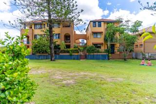 Comfy Apt - Pool, BBQ, Close to the Beach and Cafes - 9