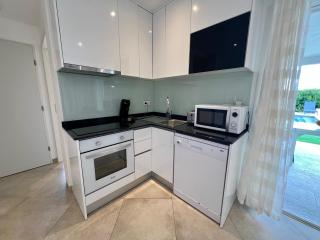 Charming 1 BR Apt - Terrace with Garden View & Pool Access - 8