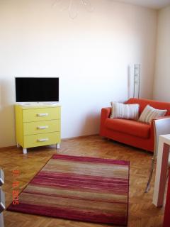 Bright modern downtown studio - 3