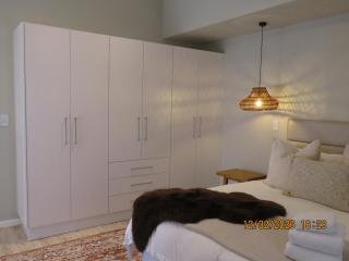 Rustic Hills 37 Self-Castering - 3