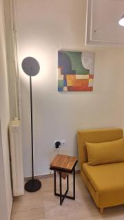 Retro Modern Apartment Pagrati - 1