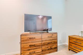 Landing Spectacular 2BD Gym Game Room - 2