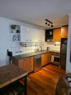 Quiet, Peaceful Northcote Unit - 4