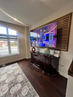 Modern Luxury Townhome with 2BR Balcony plus Parking - Happy Oaks - 7