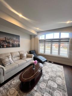 Modern Luxury Townhome with 2BR Balcony plus Parking - Happy Oaks - 0