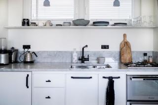 1 bedroom penthouse with large terrace in prime location - 8